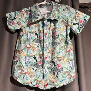 Boys safari zoo animal button up collared shirt with pocket.  Size 7/8
